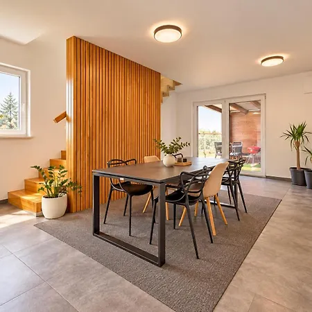 Relaxační Dům S Bazénem A Saunou Aparthotel *